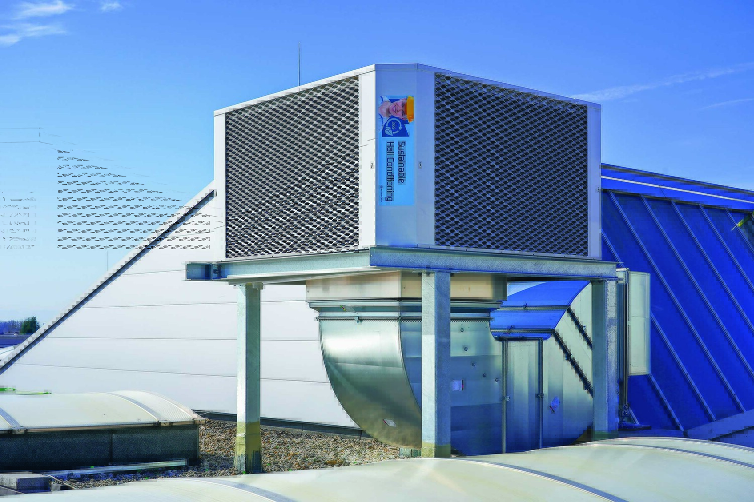 Das Sustainable Hall Conditioning ermöglicht über das ganze Jahr hinweg gleichbleibend angenehme Bedingungen in der Produktionshalle. © Engel