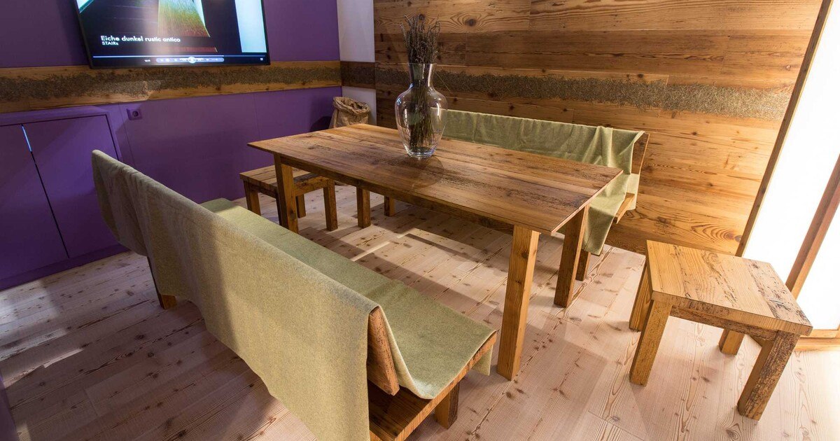 Admonter Naturholzplatten: die Wand duftet