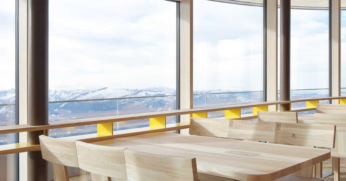 Am Gipfel: Stühle von Längle und Hagspiel für das Restaurant der Nebelhornbahn