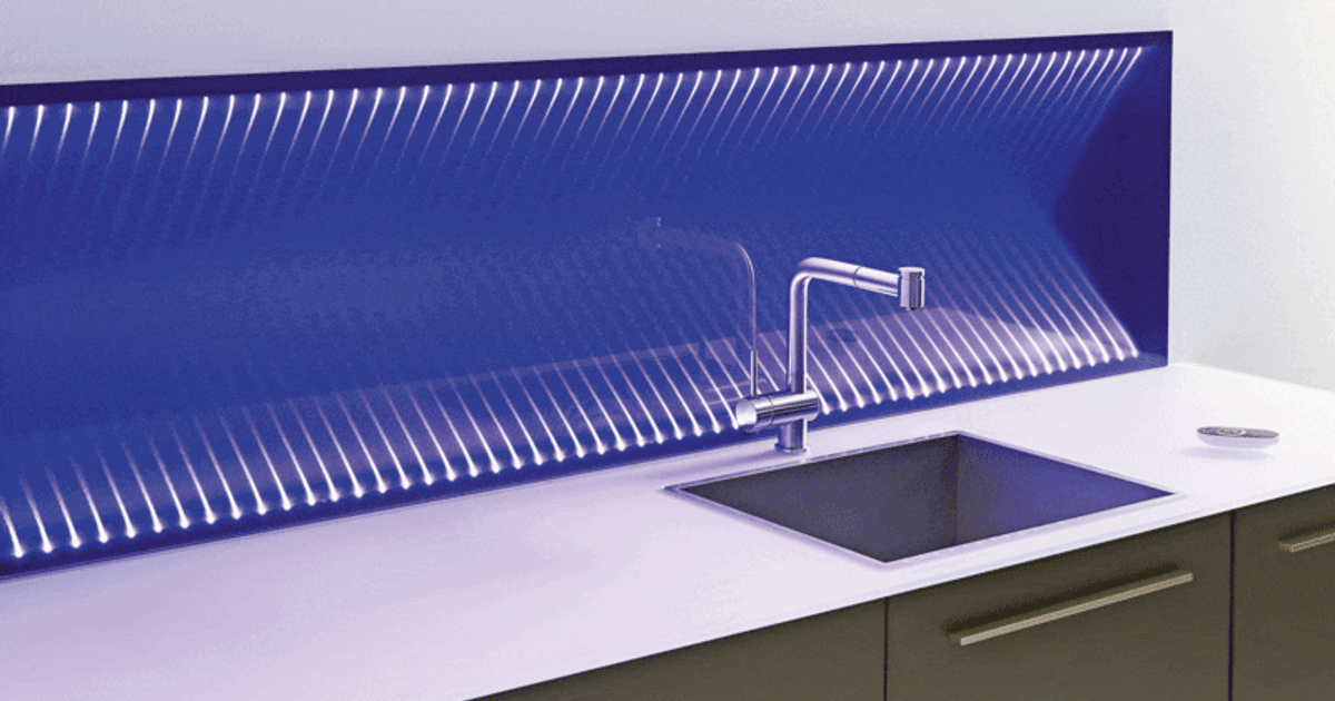 Nischenrückwand mit Leuchteffekt