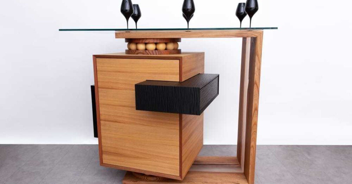 Meisterstück: Weinbar, drehbar, heizbar