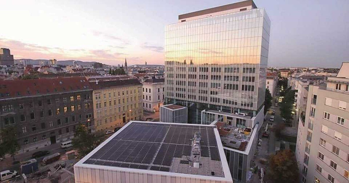 Verwaltungsbau in neuer Hülle