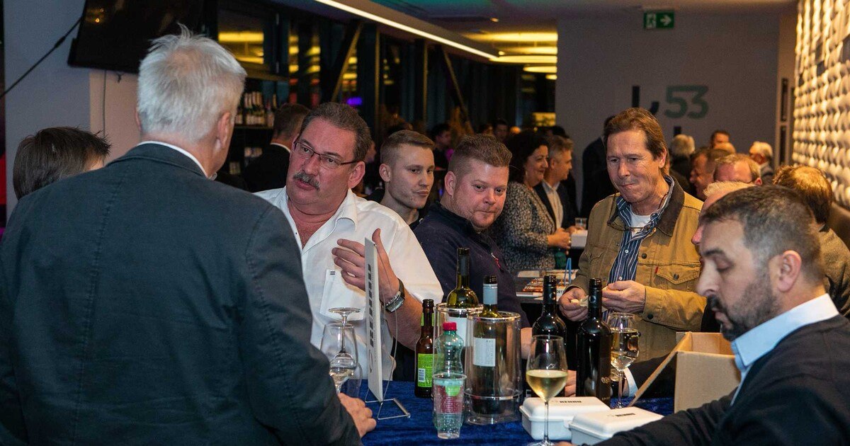 Christkind beim SHT-Adventmarkt