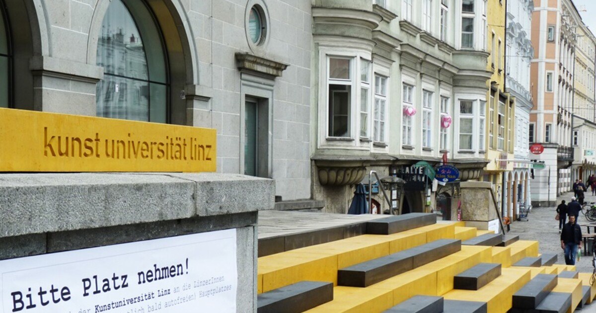 Sitzstufen für die Kunstuni Linz