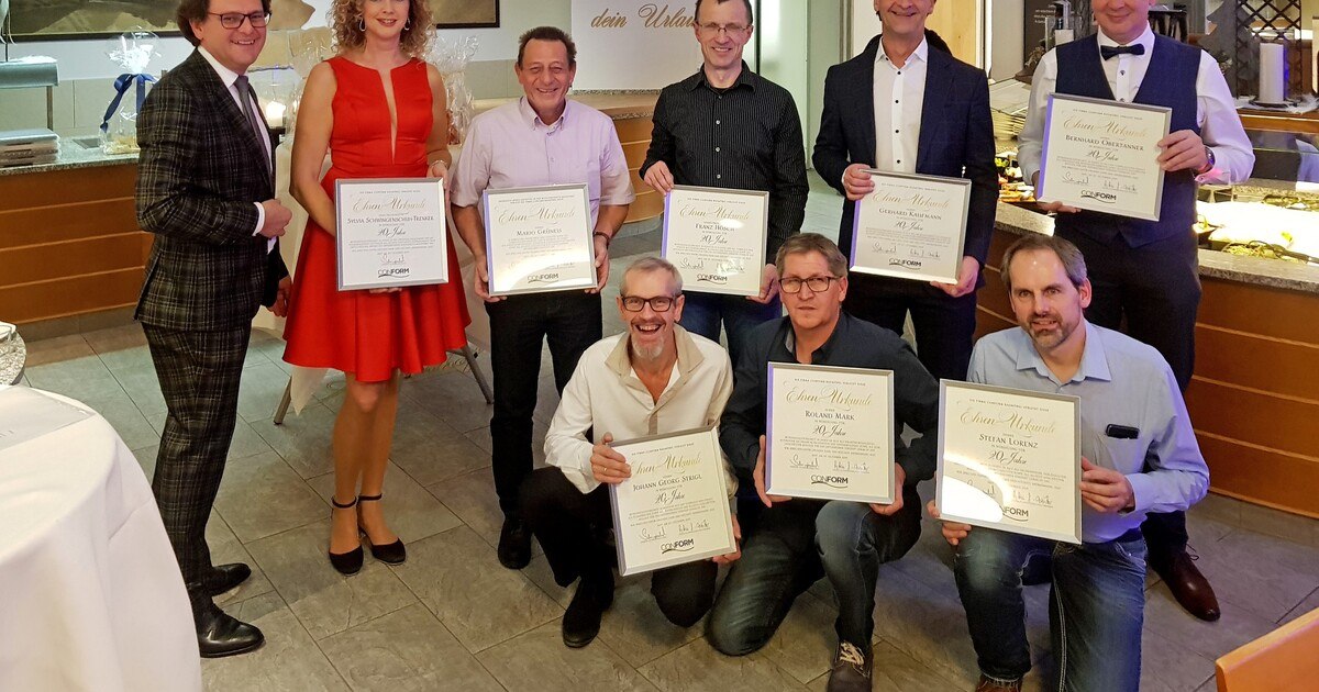 Conform Badmöbel ehrte bei Jubiläum Mitarbeiter