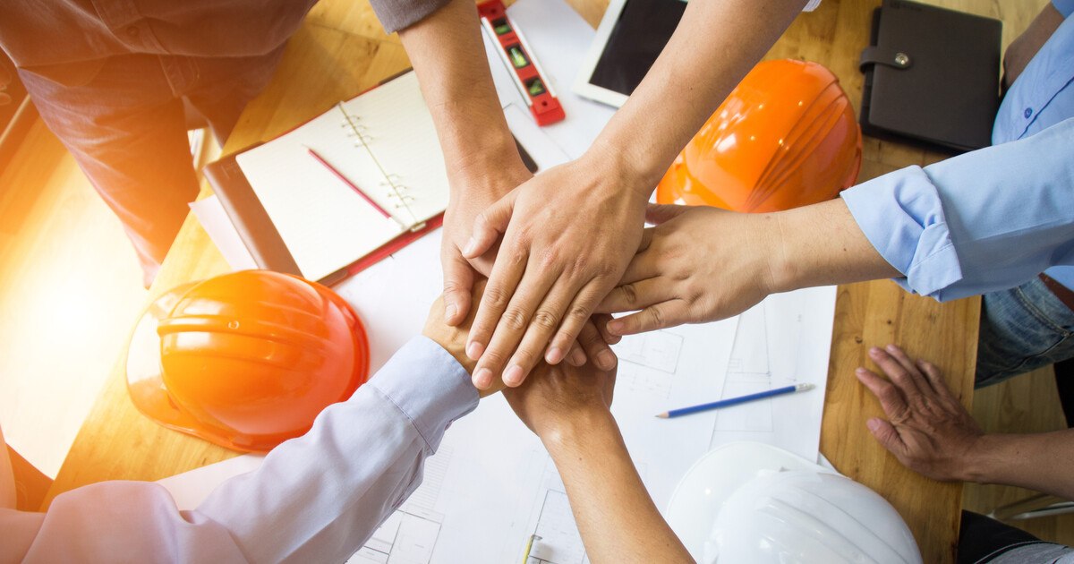 Gewerkeübergreifende Zusammenarbeit verbessern