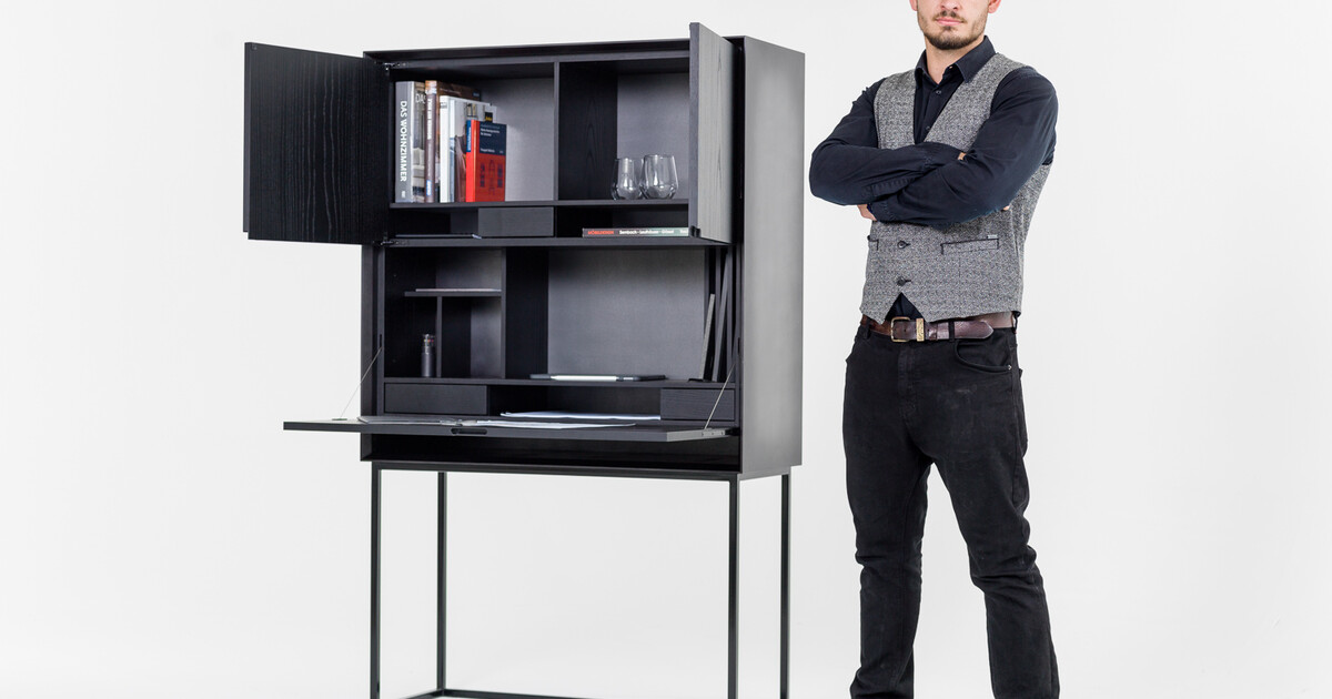 Meisterstück: Der Sekretär trägt Schwarz