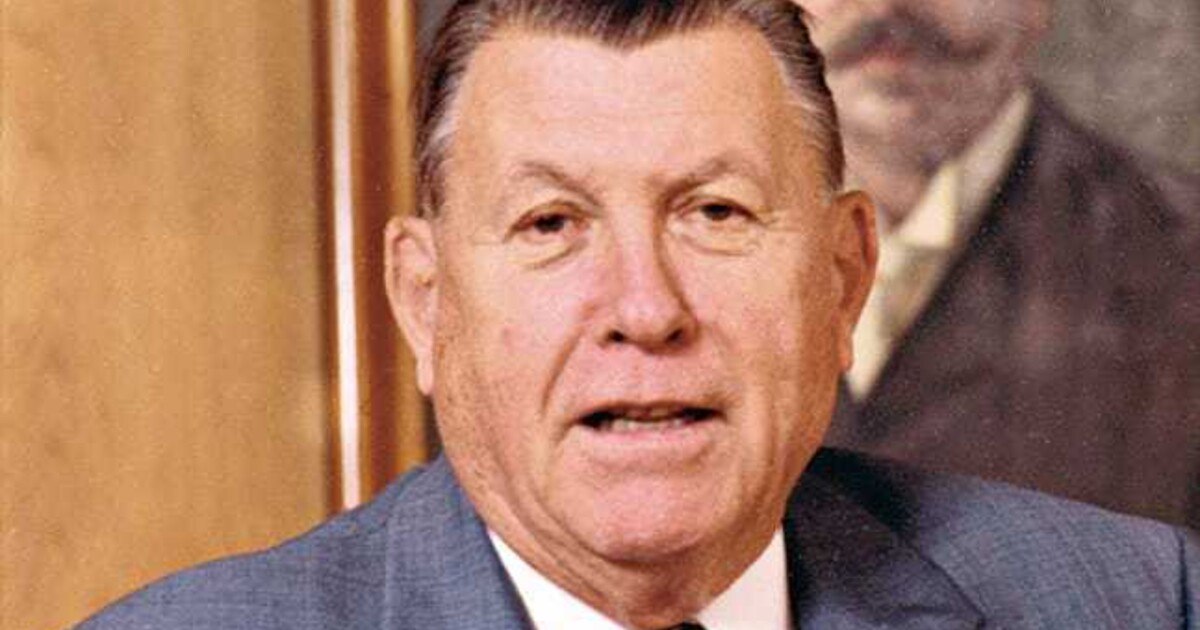 In Memoriam Fritz Hatschek