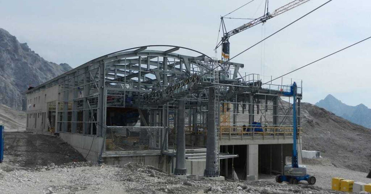 Die Talstation als Stahlstation