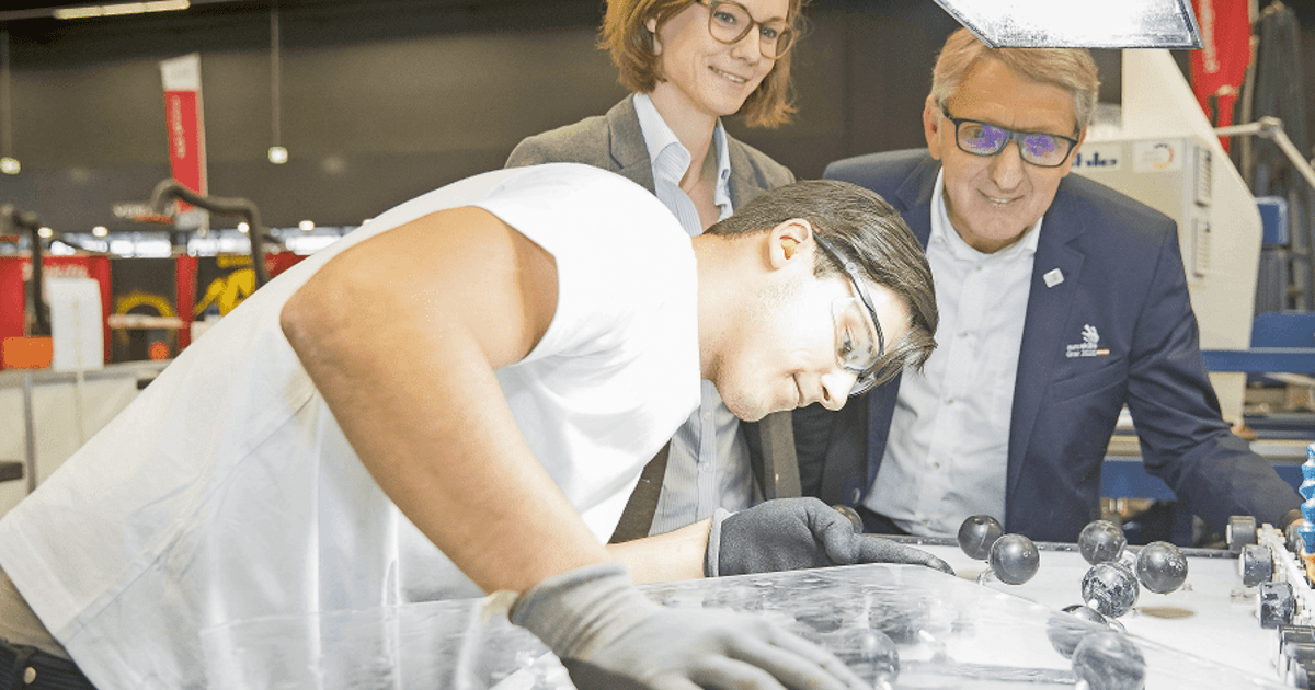 Erfolgreiche Premiere der Glasbautechniker