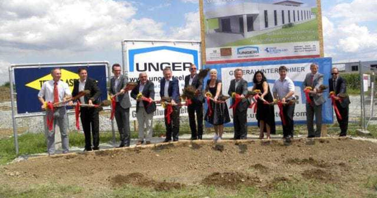 Spatenstich für Produktionshalle mit Penthouse