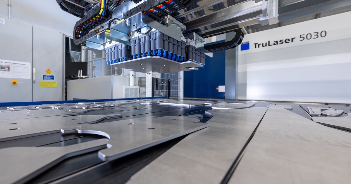 Blechteile absortieren, Stahl kommissionieren