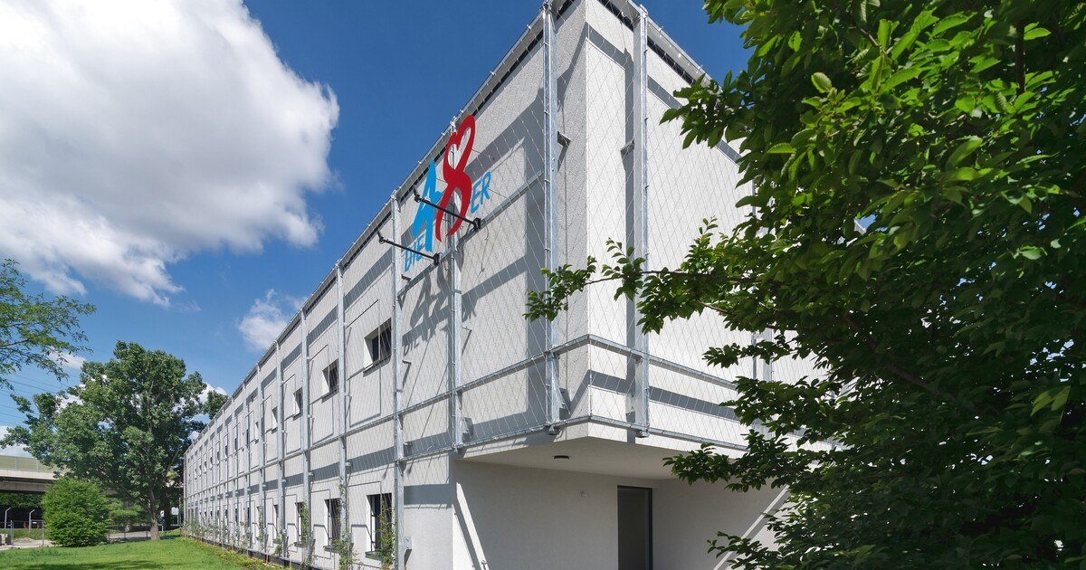 Alter Beton in neuem Gebäude