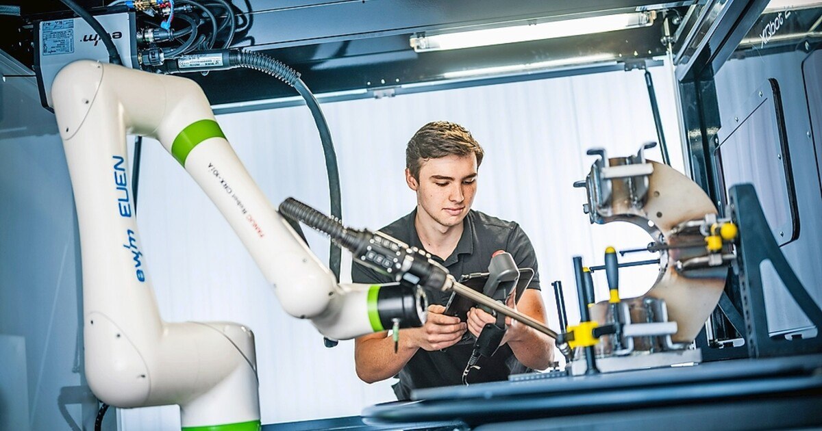 Cobot in der Schweißzelle