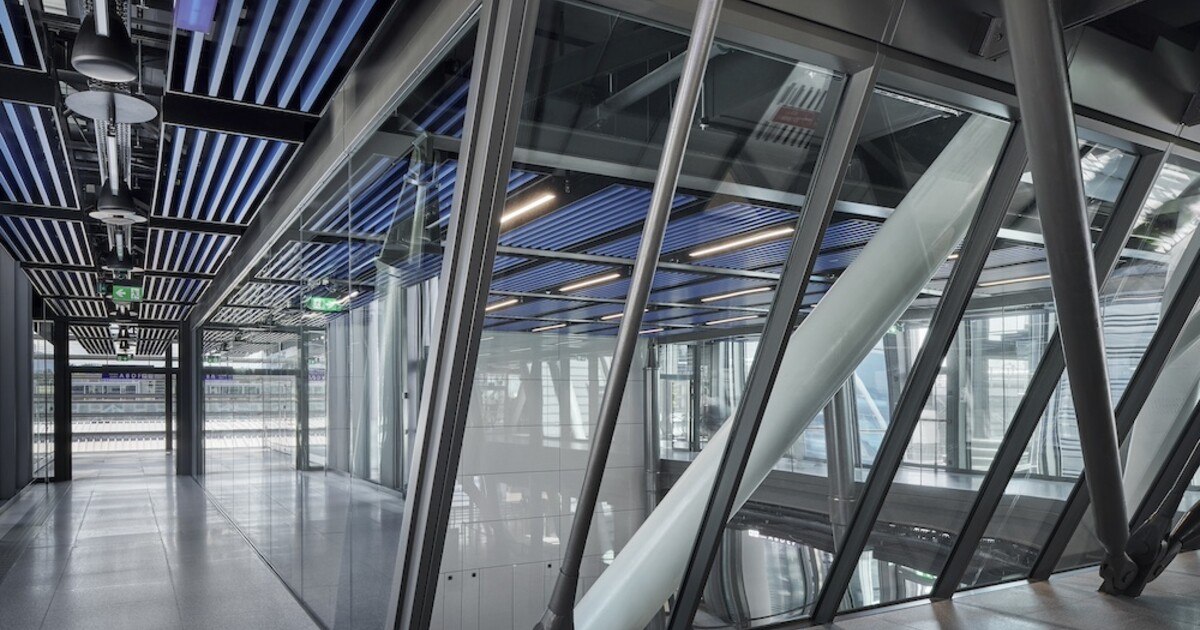 Filigrane Konstruktion aus Stahl und Glas