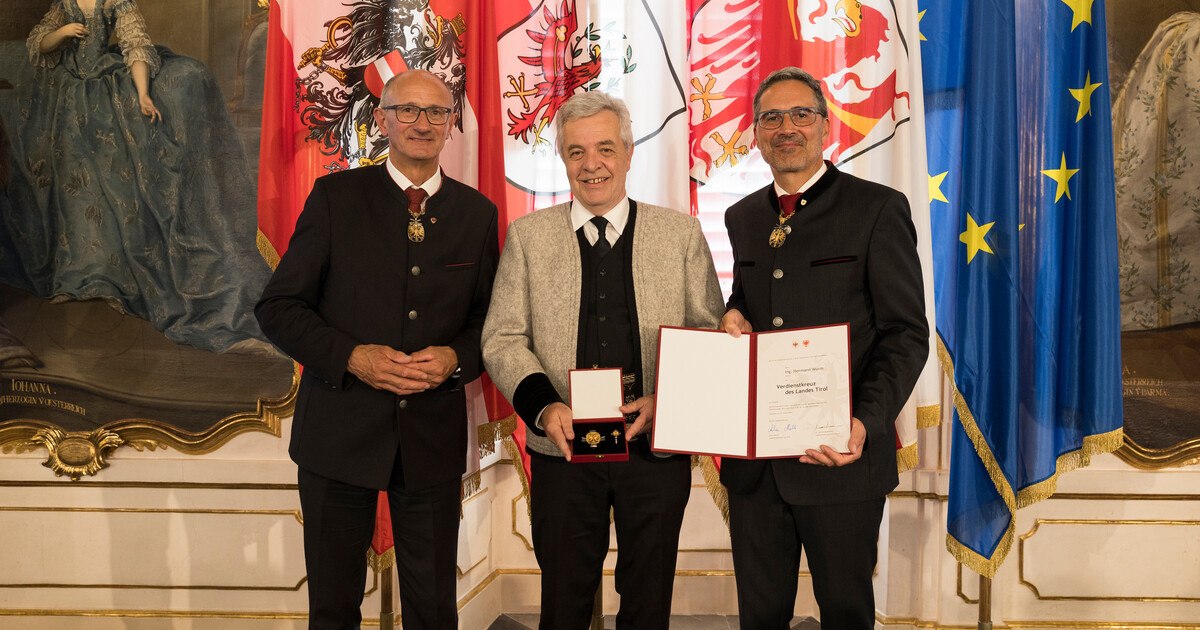 Tiroler Verdienstkreuz für proHolz-Legende
