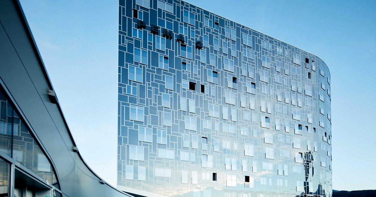 Alpines Fassaden-Lichtspiel