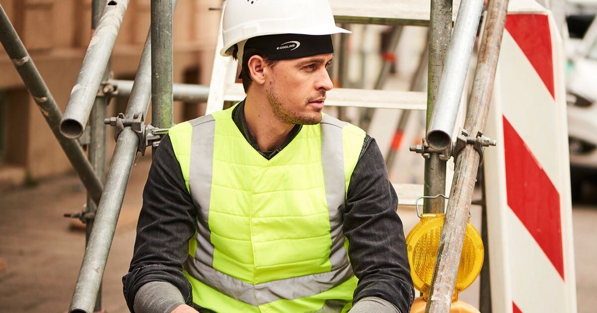 Spezielle Kühlkleidung als Hitzeschutz