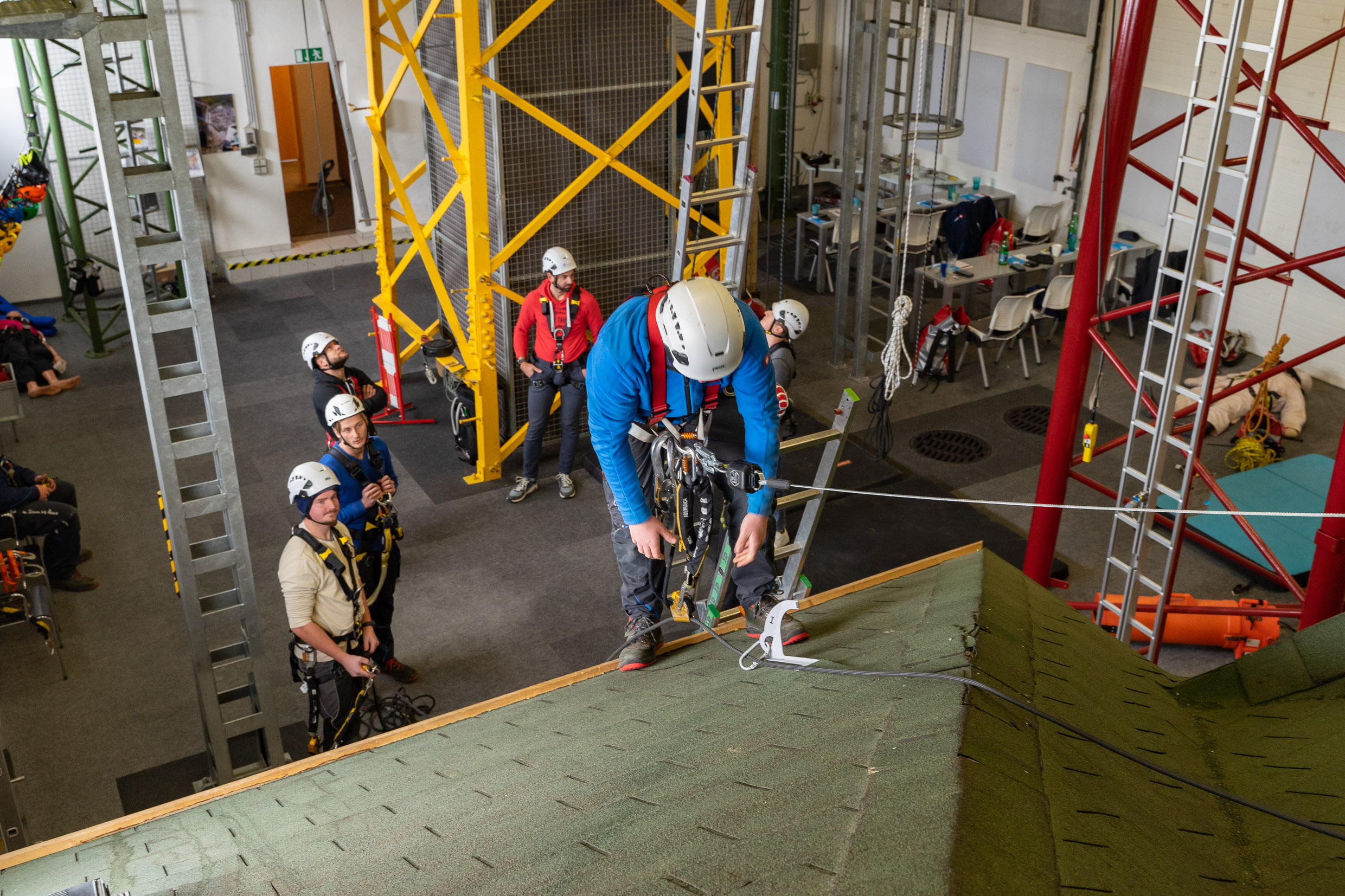 Sicheres Arbeiten auf Dächern