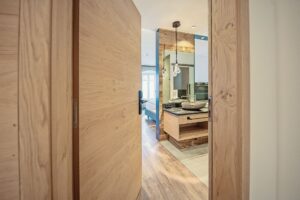 Als Hersteller und Spezialist bietet Waldbauer individuelle Rauchschutz- und Feuerschutztüren an, im Sondermaß und auf das jeweilige Raumkonzept abgestimmt. (C) Waldbauer