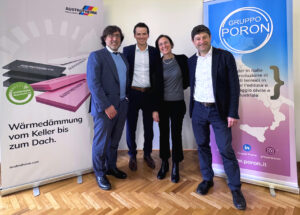 Austrotherm expandiert nach Italien und übernimmt den traditionsreichen EPS-Produzenten „Gruppo Poron“ Von links: Paolo Ceru (President of the Board Gruppo Poron), Heimo Pascher (CEO Austrotherm), Maria Chiara Ceru (CFO Gruppo Poron) und Alessandro Augello (CEO Gruppo Poron). © Austrotherm