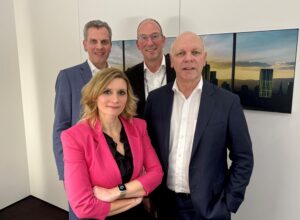 Vorstand und Geschäftsführung des VDMA Sanitärtechnik und -design (v.l.n.r.): Thilo C. Pahl (Bette), Dr. Laura Dorfer (VDMA), Frank Wiehmeier (Hansgrohe) und Dirk Gellisch (Viega) © VDMA Sanitärtechnik und -design