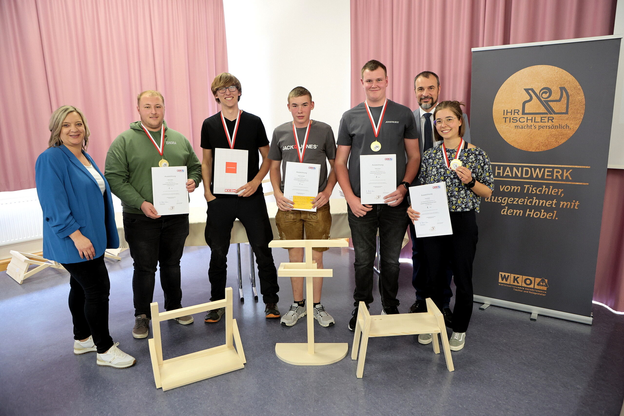 Tischlernachwuchs im beruflichen Wettstreit