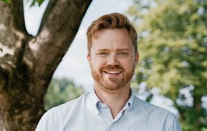 Johannes Spatzenegger, GF Schmidhuber Raum: "Individuelle Lösungen für Kundinnen und Kunden sind gefragt, ganz egal, ob im Privat- oder Objektbereich – und hier liegt die große Chance für unsere Branche". (C) Schmidhuber Raum GmbH