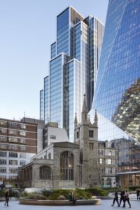 Die City of London begeistert immer wieder durch die sorgsame Integration neuer Architektur in die historische Umgebung. Im Hintergrund: 40 Leadenhall Street. © Jack Hobhouse