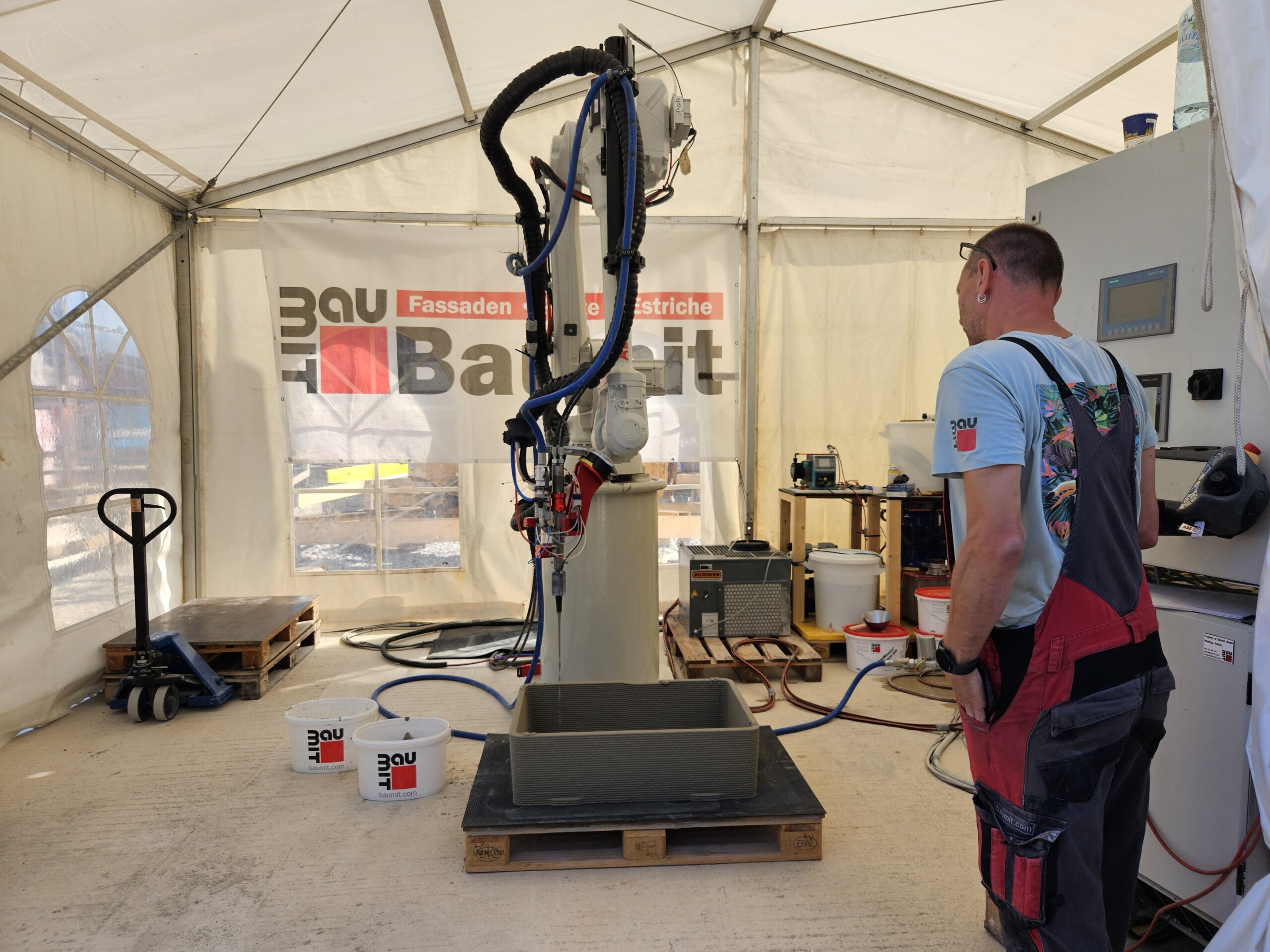 Bis zu 60 Elemente lassen sich pro Tag mit dem 3D-Drucker herstellen. 