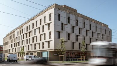 Das neue Studierendenwohn-heim StuWo SG20 in Graz fällt schon beim Vorbeifahren durch seine plastische Fassade auf.