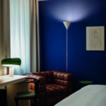 Josef Hoffmanns Fauteuil Kubus und Fledermaus Stuhl von Wittmann zitieren einmal mehr Arbessers Wiener Herkunft. © Nicky Webb