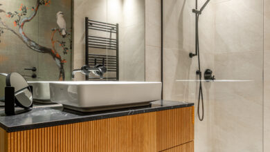 Modernes Bad im ehrwürdigen Gutshof. Copyright: Raphael Fasching