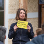 Foto Anneke Essl bei einer Rede.