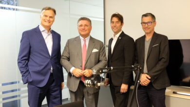 Lebhafte Diskussion im Wirtschaftsverlag (v.l.): Bauzeitung-Chefredakteur Martin Hehemann, Porr-Chef Karl-Heinz Strauss, VZI-Präsident Thomas Hoppe und Wirtschaftsverlag-Chefredakteur Stefan Böck. Copyright: Bauzeitung